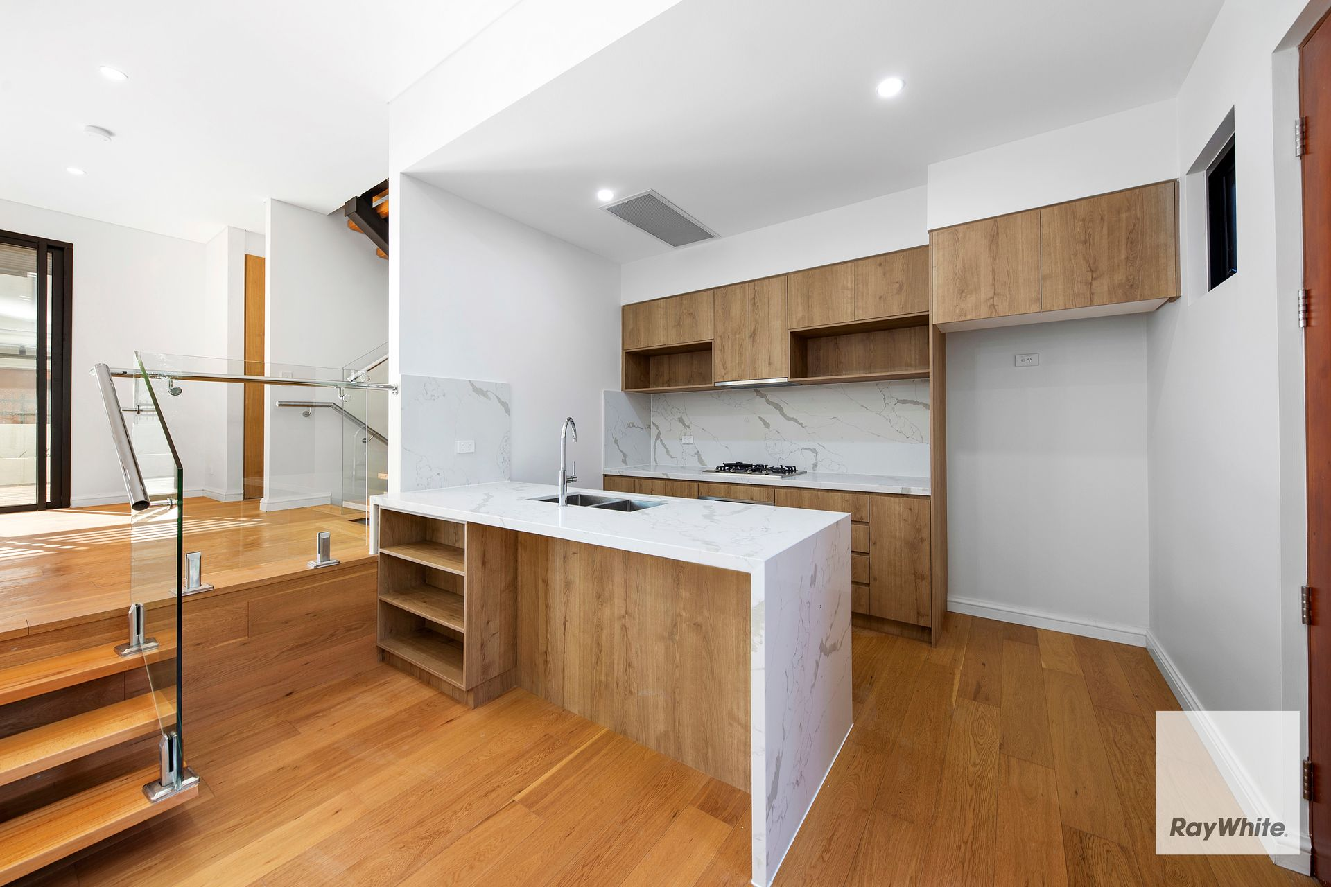 Fairs Avenue, Woolooware!