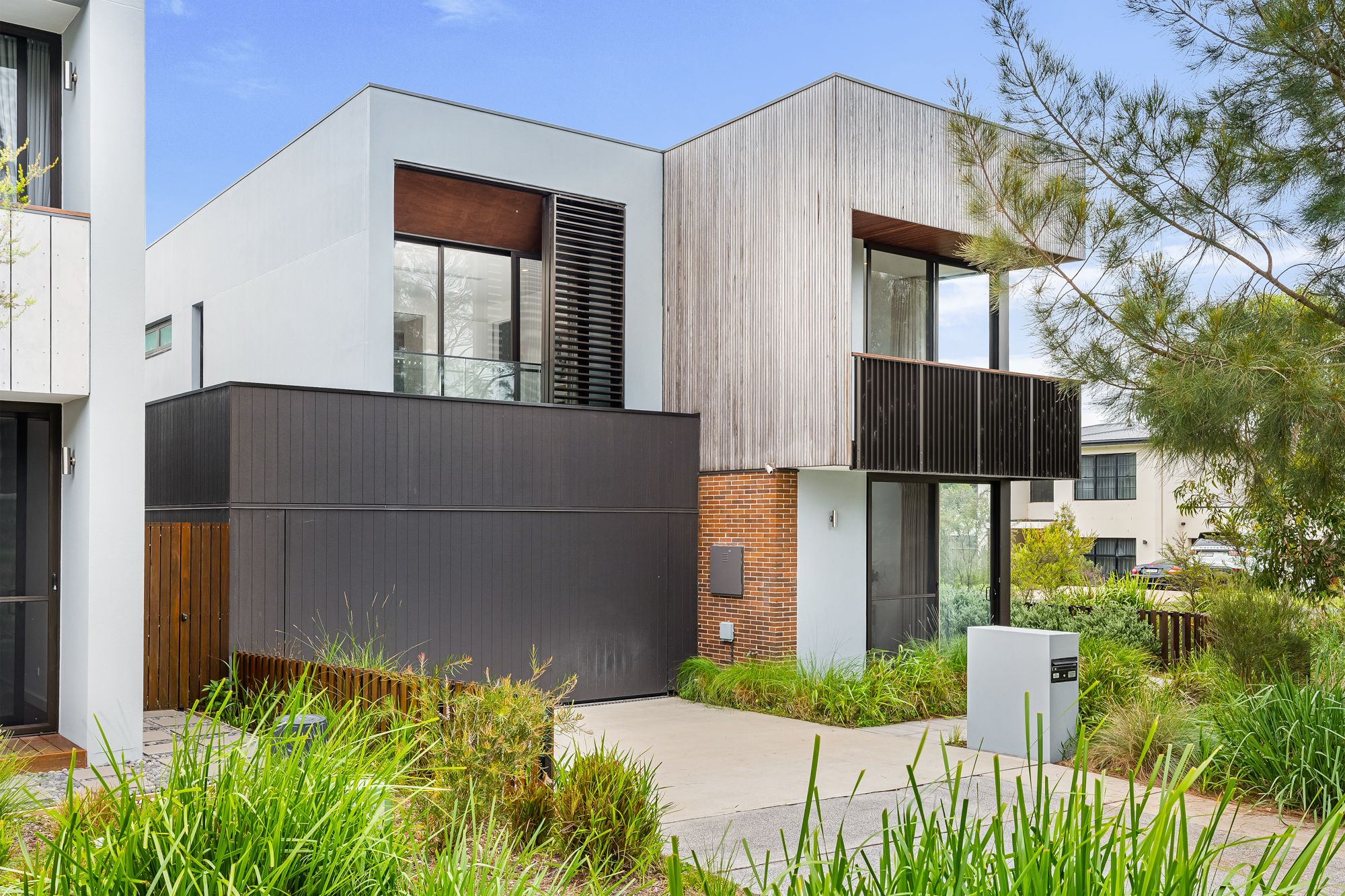 Hamilton Corner, Lindfield